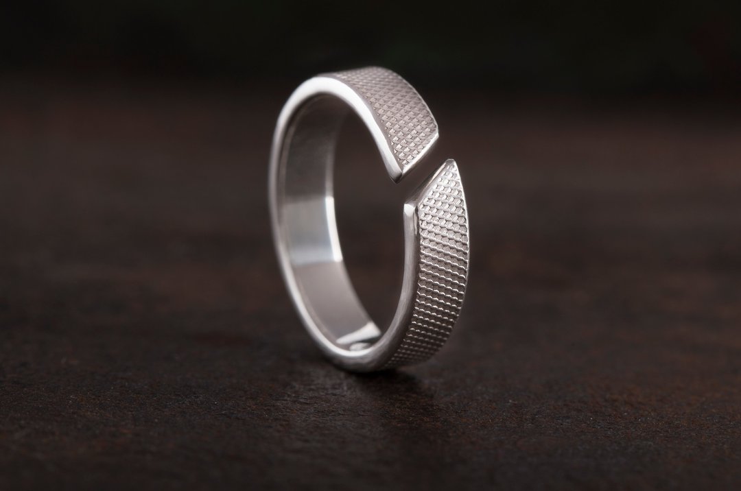 革纹 纯银戒指 Emboss Texture Ring - 戒指 - 纯银 银色