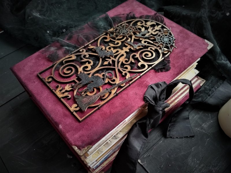 Witch junk journal Large magic journal handmade Witchcraft diary spell book - 笔记本/手帐 - 纸 红色