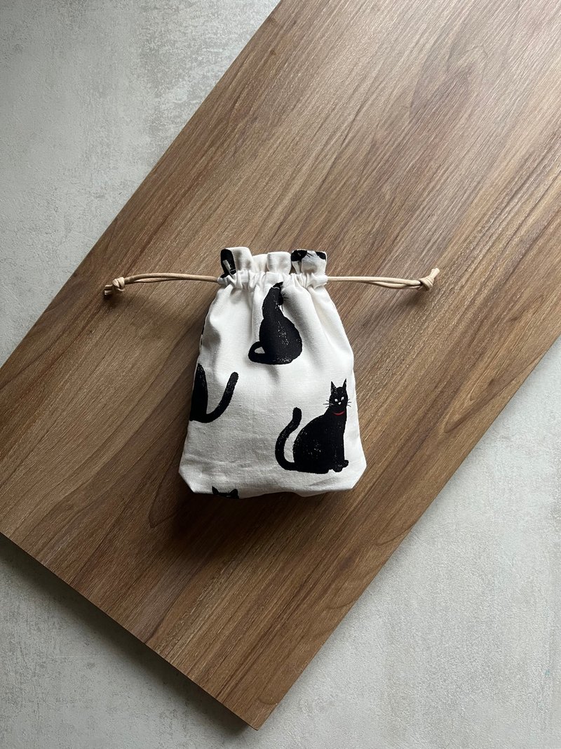 束口袋丨黑猫 - 束口袋双肩包 - 棉．麻 