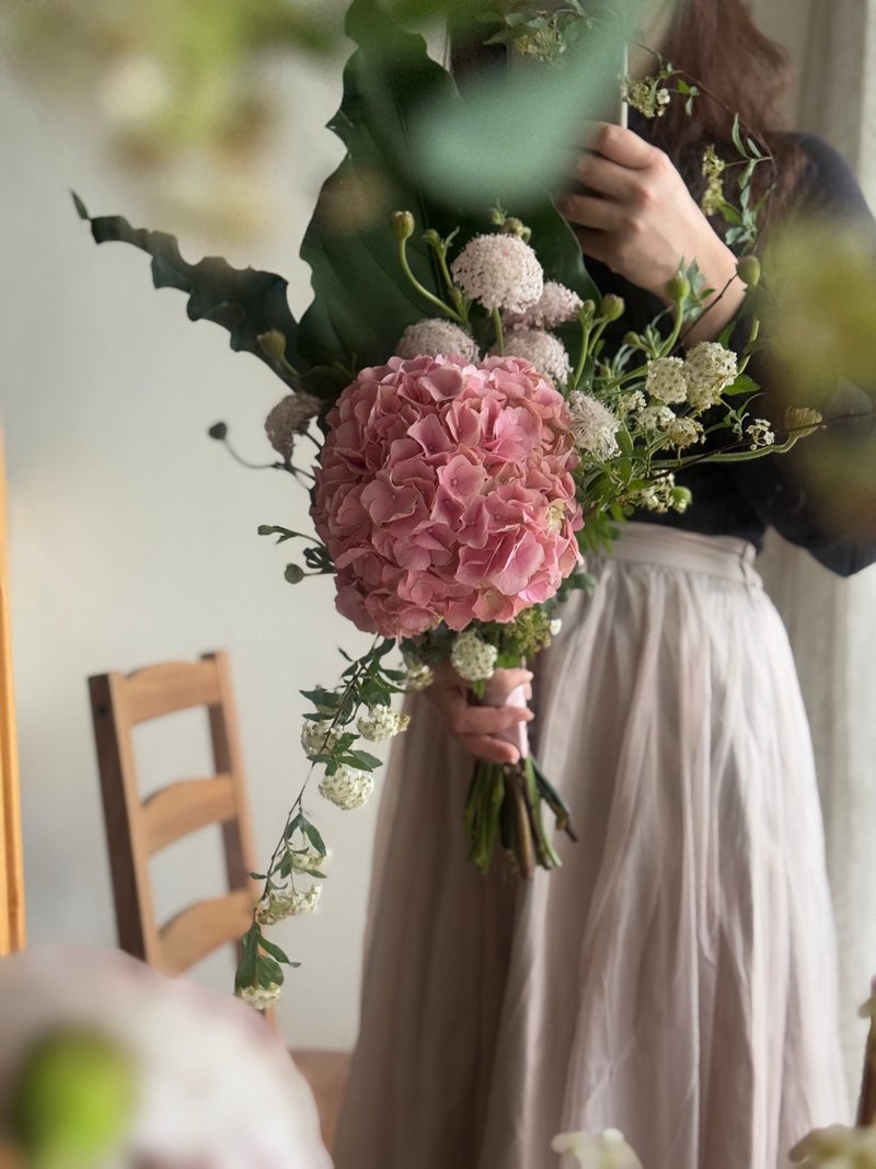 绣球捧花/含胸花/鲜花捧花/新娘捧花/登记捧花/婚礼花艺 - 其他 - 植物．花 粉红色