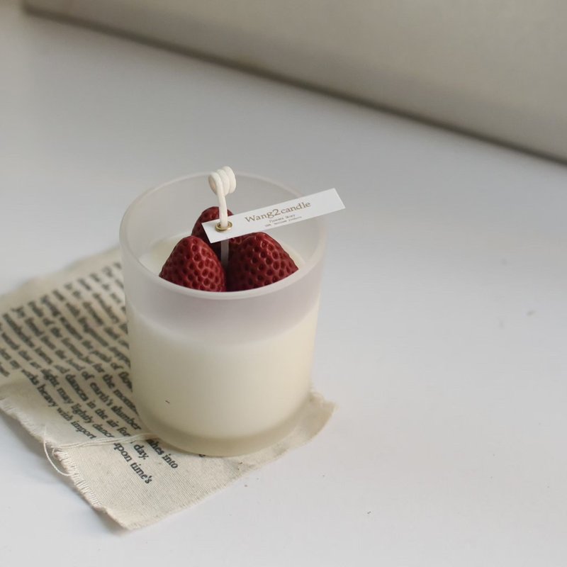 草莓容器香氛蜡烛 - 蜡烛/烛台 - 蜡 