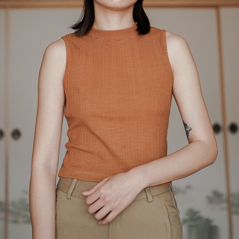 芥末黄色 复古小圆领削肩小背心 无袖针织内搭背心 95%棉制修身显瘦短款上衣 小蛮腰好伙伴  | vitatha 番塔塔原创设计独立女装品牌 - 女装背心 - 棉．麻 橘色