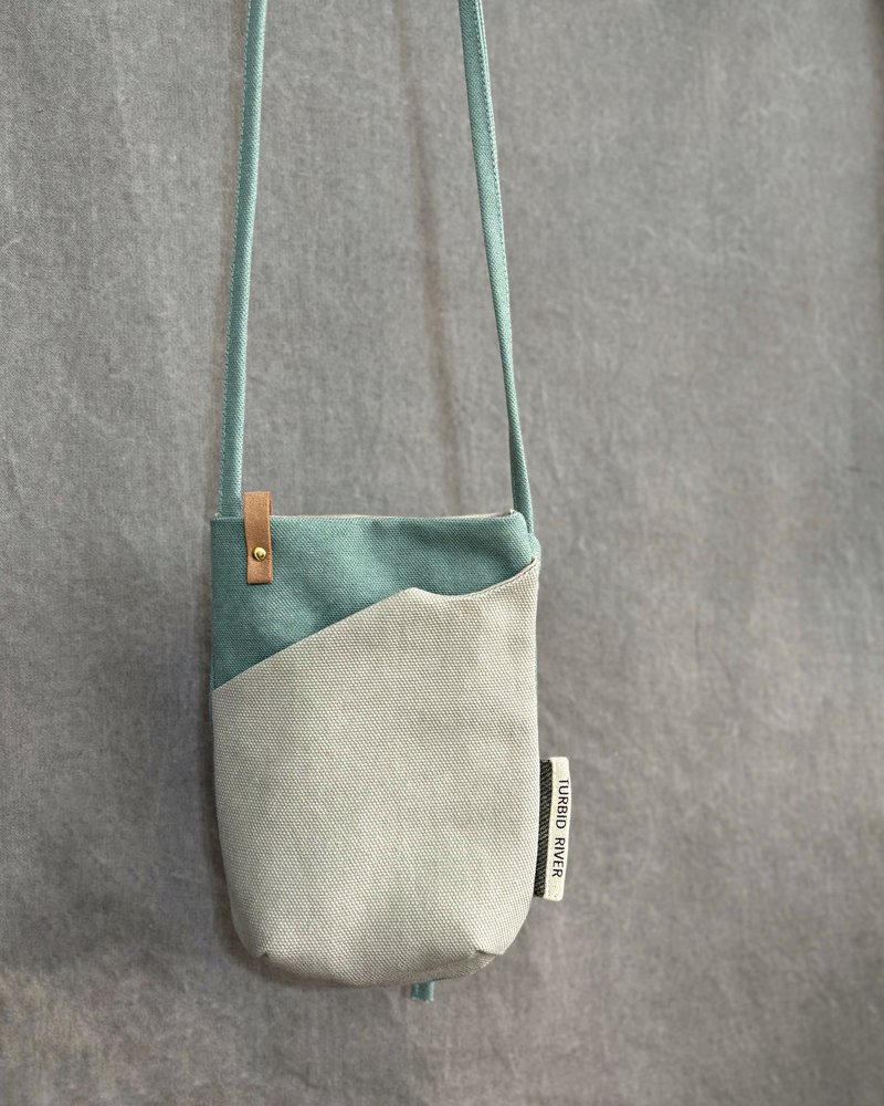 漫步日常 濁河隨行小揹帶 | 深色款 | 大容量 | 手機包 護照包 - 侧背包/斜挎包 - 棉．麻 透明