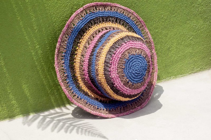 七夕礼物 限量一件 民族风拼接手织棉麻帽 / 渔夫帽 / 遮阳帽 / 拼布帽 / 手工帽 / 手工钩织帽 / 手工编织 / 绅士帽 - 西班牙蓝莓草莓 条纹镂空 - 帽子 - 棉．麻 多色