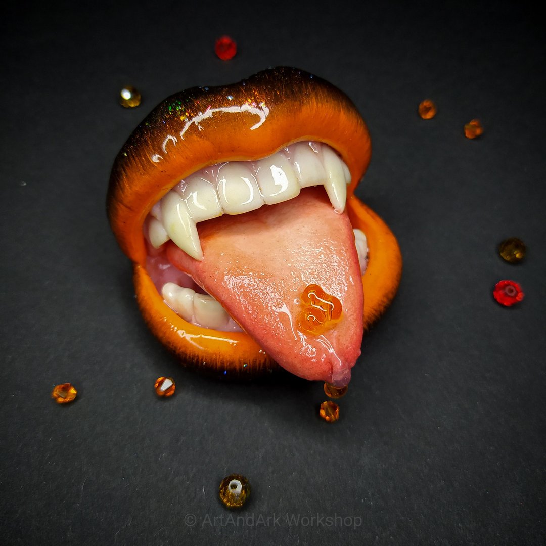 Lips-brooch Pumpkin Temptation 1 pst    Halloween style    Monster jewelry - 胸针 - 其他材质 橘色