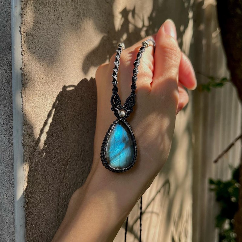喜迎瑶 Macrame 拉长石项链 拉长石吊坠 手工编织 蜡线 民族风 - 项链 - 半宝石 黑色