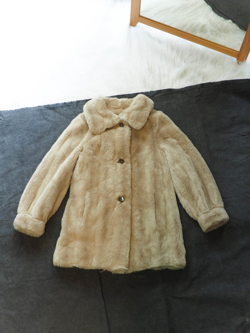 杏米混织毛绒绒青涩恋冬 古董仿皮草立体澎绒毛大衣外套overcoat - 女装休闲/机能外套 - 聚酯纤维 卡其色