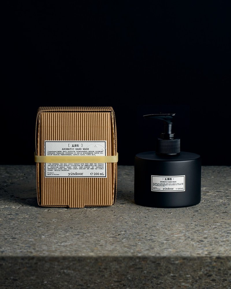 洗手露 五叶松 - 香薰/精油/线香 - 玻璃 黑色