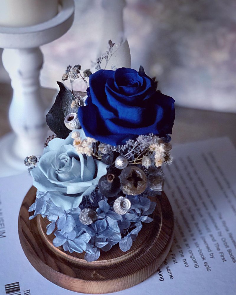 永生花玻璃盅(有灯)/永生花/居家布置/办公室疗愈小物/送礼小物 - 干燥花/捧花 - 其他材质 