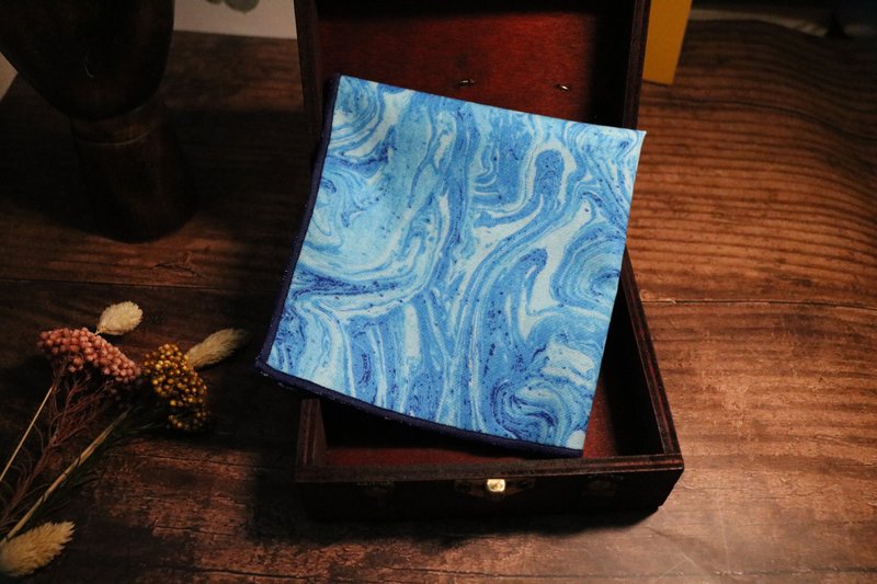 藍色莫納油畫風格口袋巾純棉花布手帕 - 手帕/方巾 - 棉．麻 蓝色