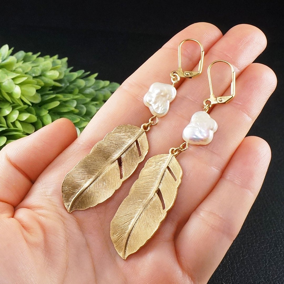 白色琵琶巴洛克蝴蝶珍珠长款哑光金羽毛叶子耳环饰品 - 耳环/耳夹 - 珍珠 金色