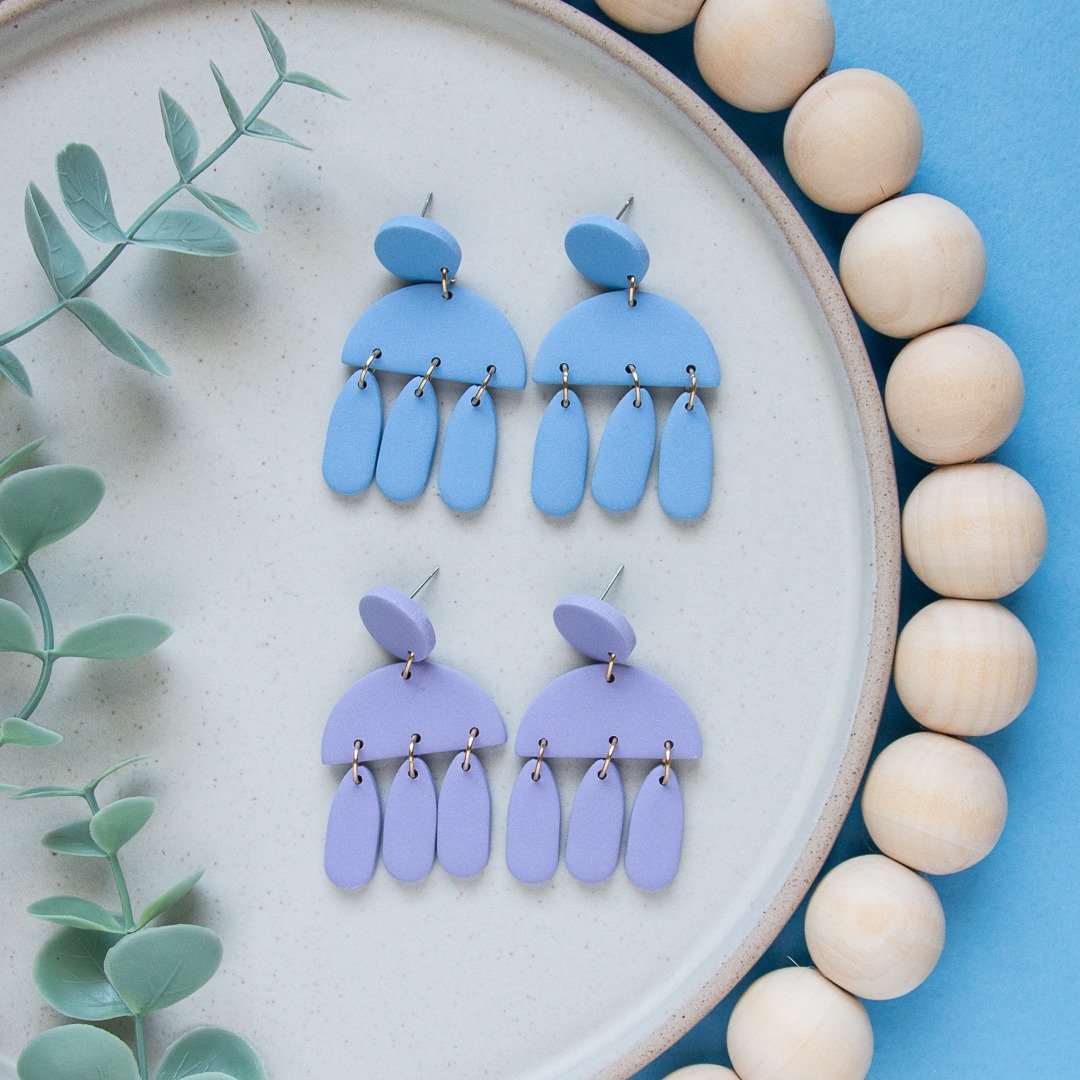 MEADOW DANGLES HANDMADE POLYMER CLAY EARRINGS - 耳环/耳夹 - 粘土 蓝色