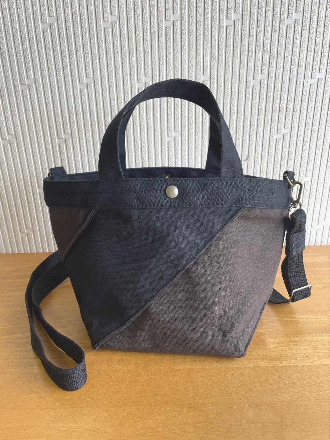 Kurashiki Canvas Twisted Boat Shaped Tote Bag Shoulder Bag Handbag 2way Boat Shaped Lightweight Tote Black x Chocolate - 手提包/手提袋 - 棉 黑色