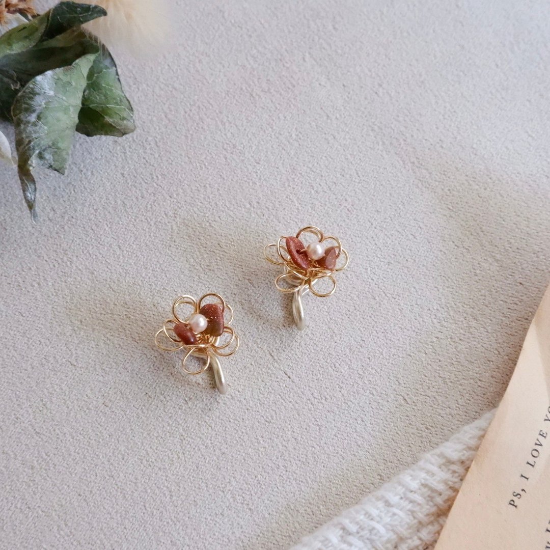 邂逅。春暖花开 无痛贴耳夹 / gloden_plum red - 耳环/耳夹 - 其他金属 