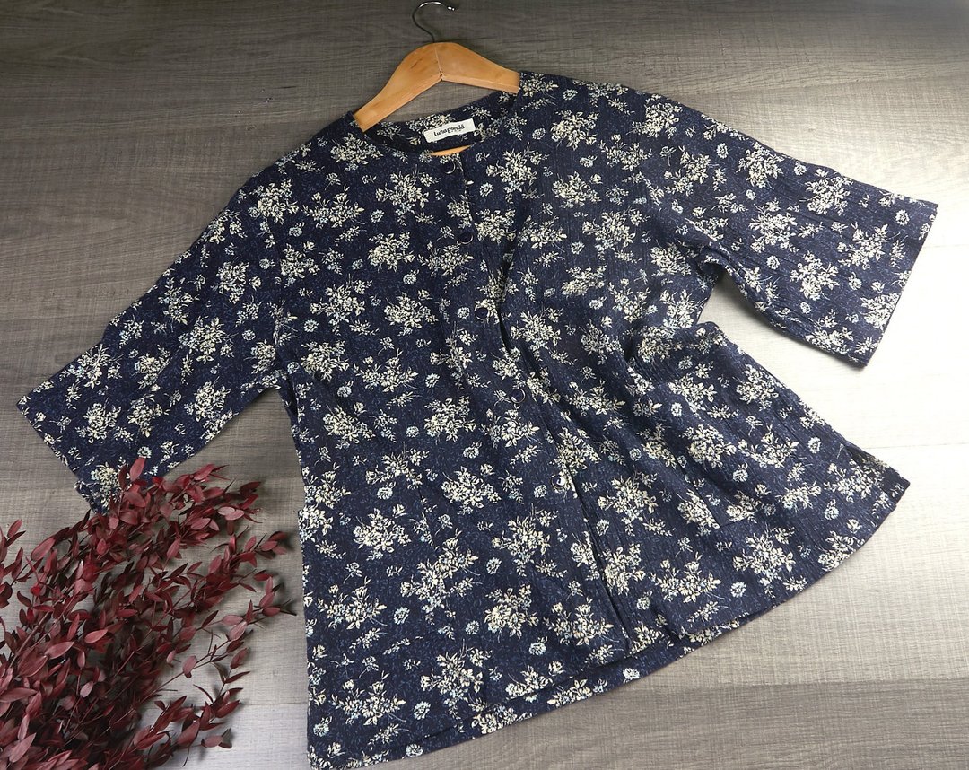 短款蓝色碎花复古女式上衣| 女士花卉上衣 - 女装衬衫 - 其他材质 蓝色