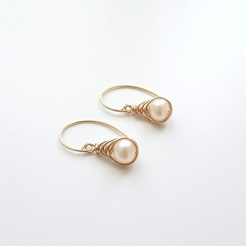 大号淡水珍珠 Herringbone 编织坠 14K GF 包金耳环 地中海之眼 - 耳环/耳夹 - 珍珠 白色