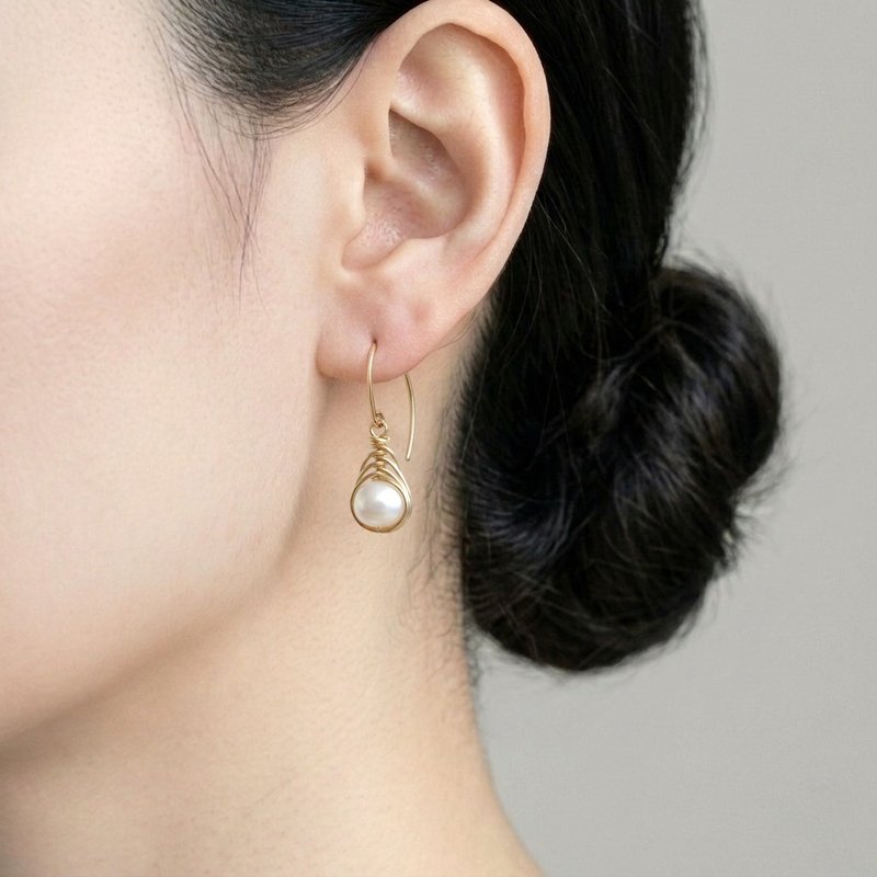 大号淡水珍珠 Herringbone 编织坠 14K GF 包金耳环 地中海之眼 - 耳环/耳夹 - 珍珠 白色