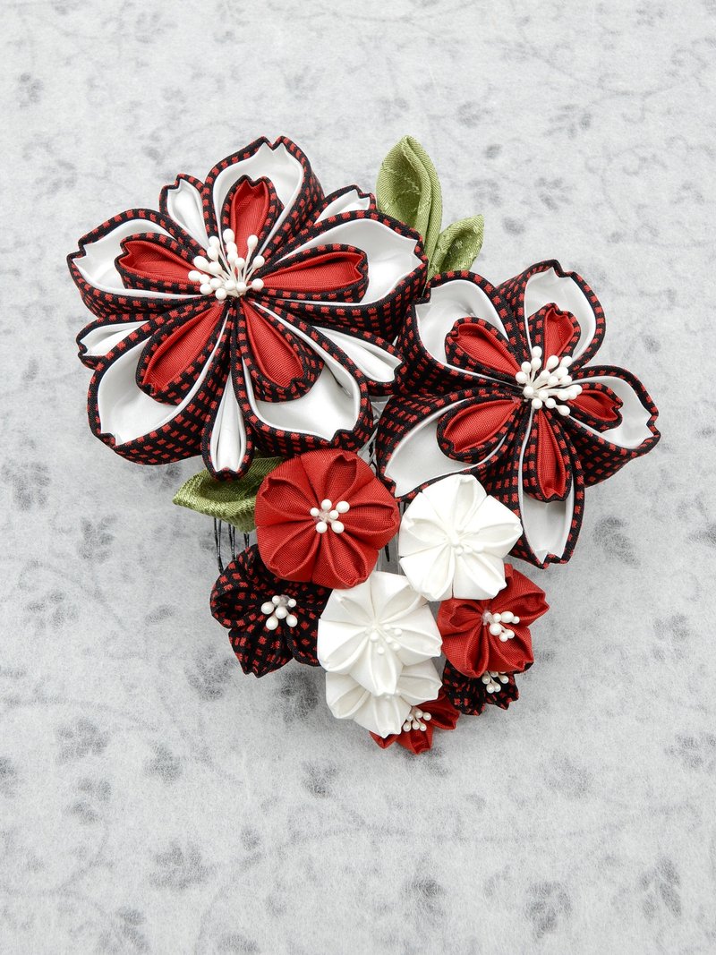 [New color] Knob work Large Sakura hair ornament [Sakuyahime, black red] - 发饰 - 丝．绢 黑色