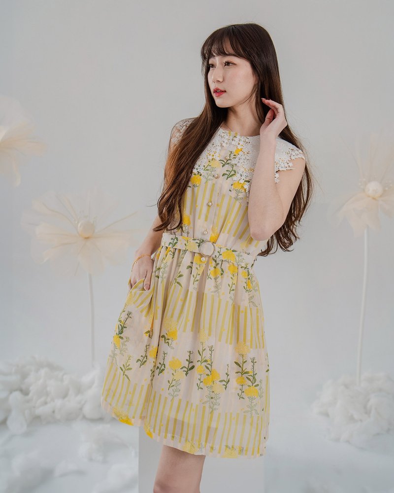 【波丽印花】满天星蕾丝领 短洋装 附腰带 小凑日和 油菜花 - 洋装/连衣裙 - 棉．麻 黄色