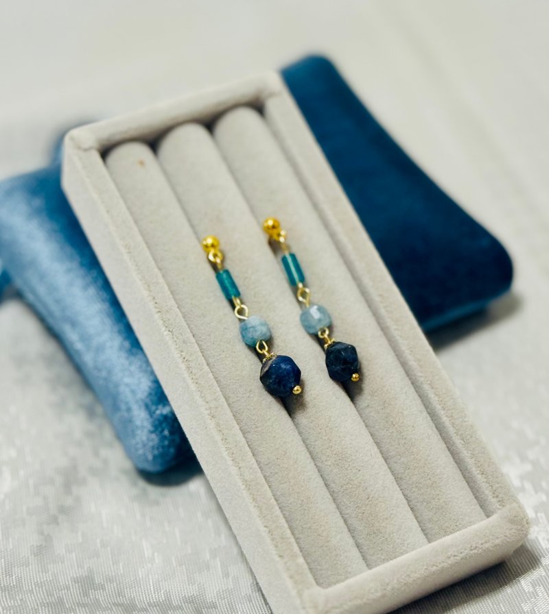 水晶系列 - 深深浅浅的蓝垂坠耳环 - 耳环/耳夹 - 水晶 蓝色