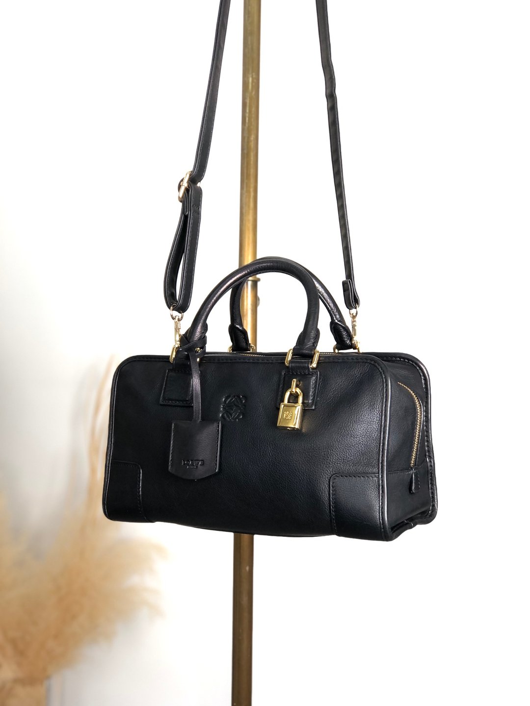【日本直送，名牌二手包装】LOEWE Amazona 28 手袋黑anagram 皮革迷你波士顿复古老 uce58h - 手提包/手提袋 - 真皮 黑色