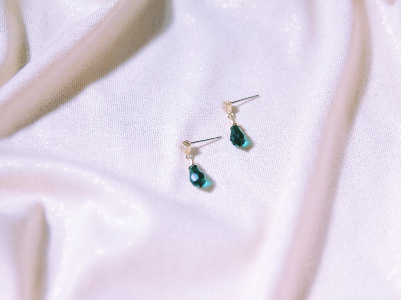 女伶墨绿  折射透光世华洛世奇切面水滴　单钻锆石耳环 - 耳环/耳夹 - 其他金属 绿色