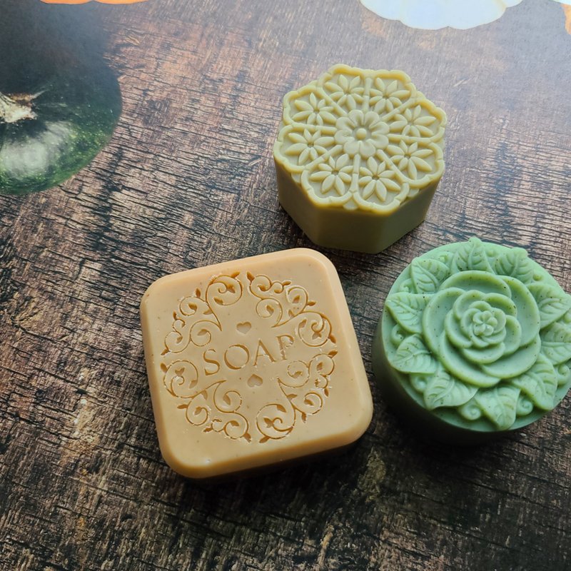 古典窗花精油手工皂 - 肥皂/手工皂 - 其他材质 多色