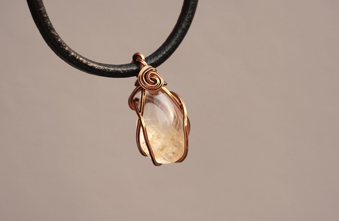 交织/金发晶水晶 / 水晶吊坠/ 含皮绳 /铜线编织 艺术编织 - 项链 - 水晶 黄色