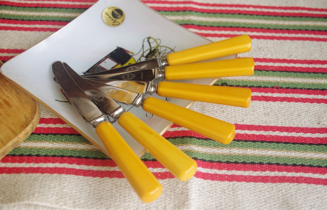 北欧杂货-早期瑞典制塑胶柄奶油刀组Set of 6 Swedish Vintage Jernbolaget Eskilstuna Rostfri Cutlery Knives - 餐刀/叉/匙组合 - 其他材质 橘色