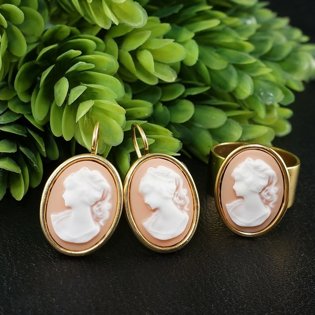 Earrings and Ring Jewelry Set Pink and White Lady Girl Cameo Golden Jewelry Set - 耳环/耳夹 - 其他材质 粉红色