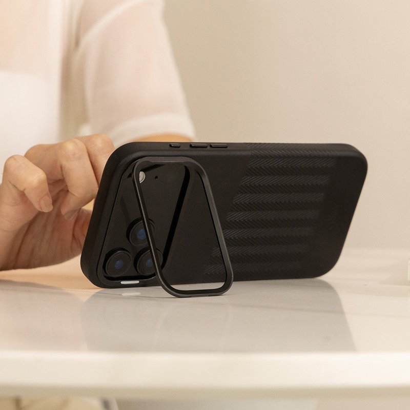 磁吸支架皮革手机壳 iPhone 17 系列 — 渡鸦黑 - 手机壳/手机套 - 真皮 黑色