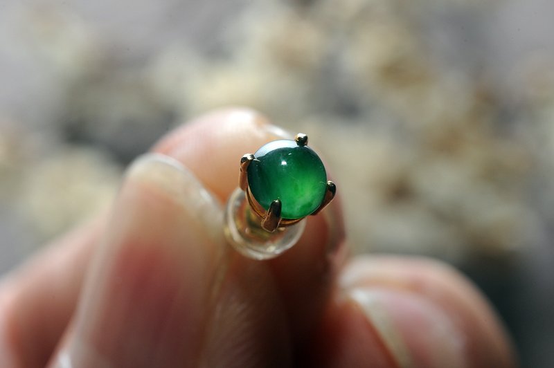 翡翠耳针 开运/招财/破煞/防小人 - 耳环/耳夹 - 玉石 