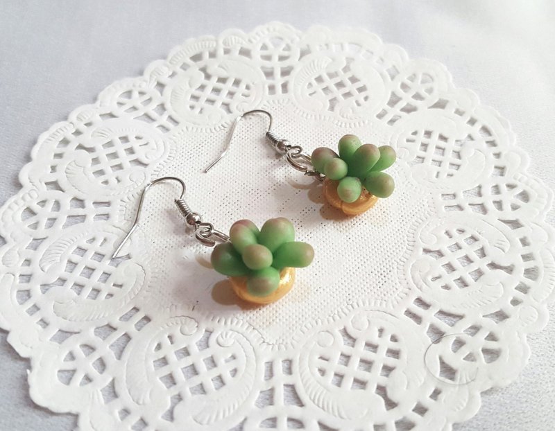 拟真植物【迷你多肉植物 - 乙女心】 造型 抗过敏耳针 - 耳环/耳夹 - 粘土 绿色