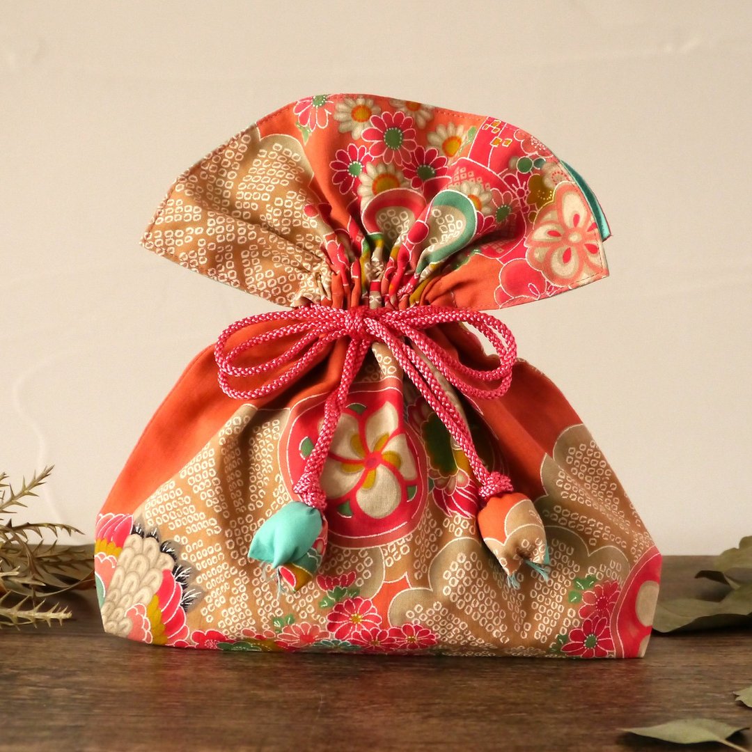 Antique Kimono Drawstring purse FUGURO medium size that brings happiness - 化妆包/杂物包 - 棉 红色