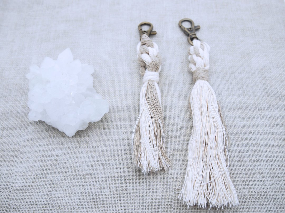 macrame 波西米亚风编织钥匙圈009 - 钥匙链/钥匙包 - 棉．麻 卡其色