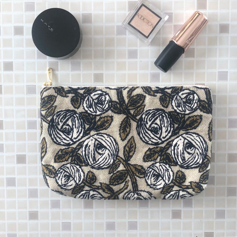 mina perhonen rosy 玫瑰图案 大款 化妆包 刺绣包 米色 热门图案 - 化妆包/杂物包 - 棉．麻 卡其色