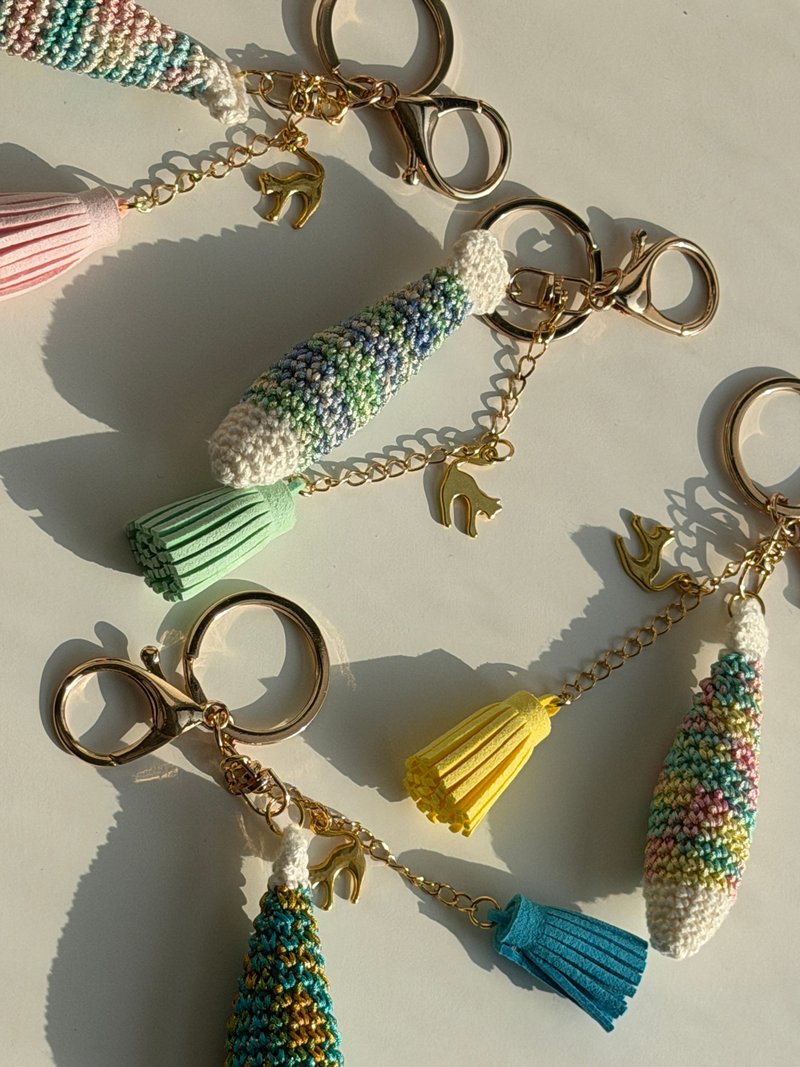 手工编织 缤纷小鱼钥匙圈 - 吊饰 - 棉．麻 多色