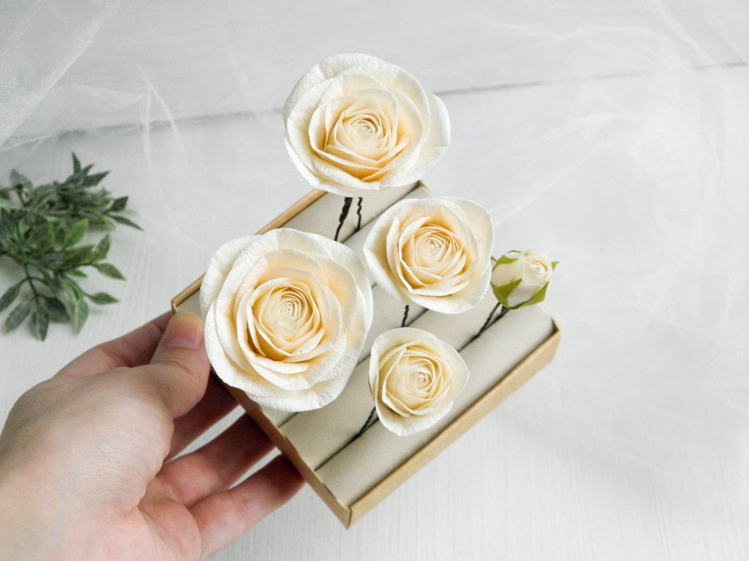 Cream roses hair pins Flowers wedding hair piece Bridal floral headpiece - 发饰 - 植物．花 金色