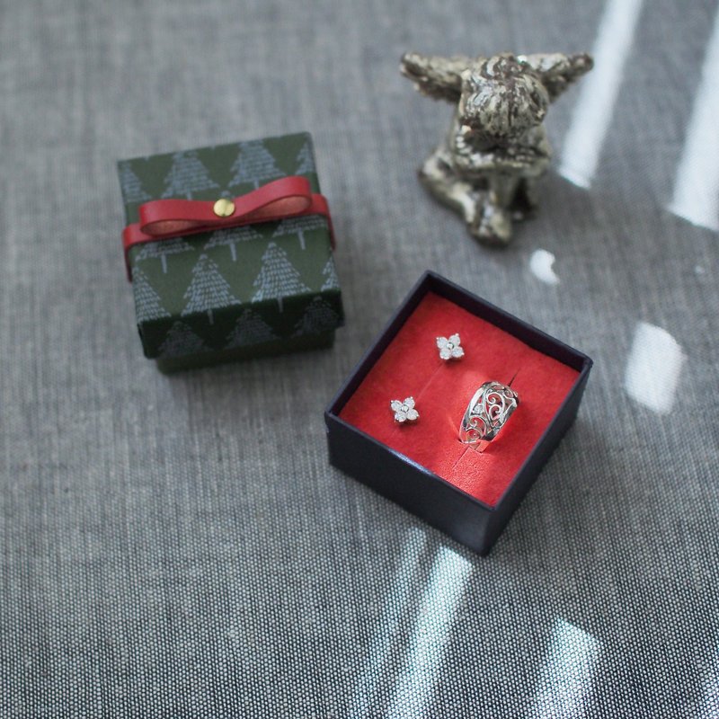 Arabesque ear cuff & flower earrings 2-piece set - 耳环/耳夹 - 其他金属 银色