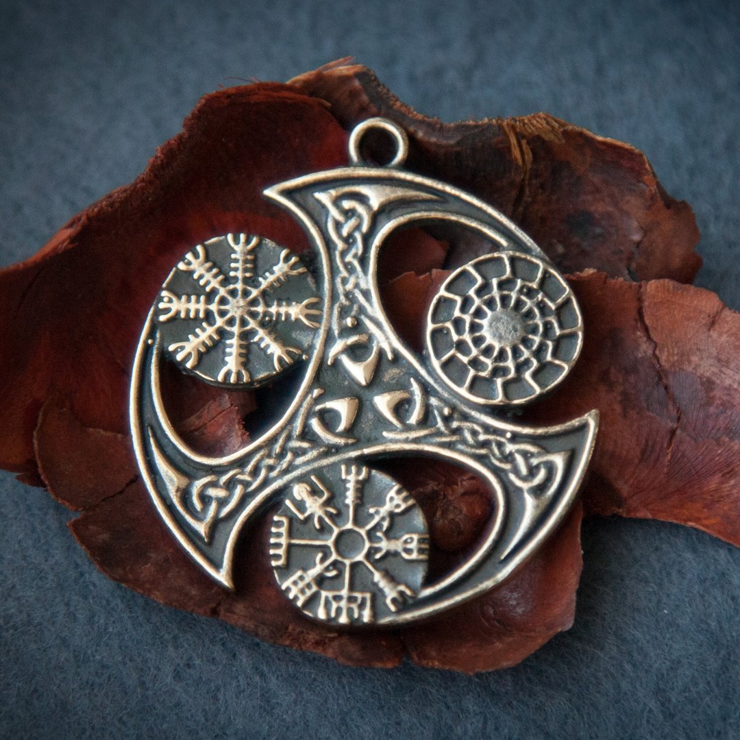 Sacred sign pendant on black leather cord. Norse necklace. Man jewelry. Pagan - 项链 - 其他金属 橘色