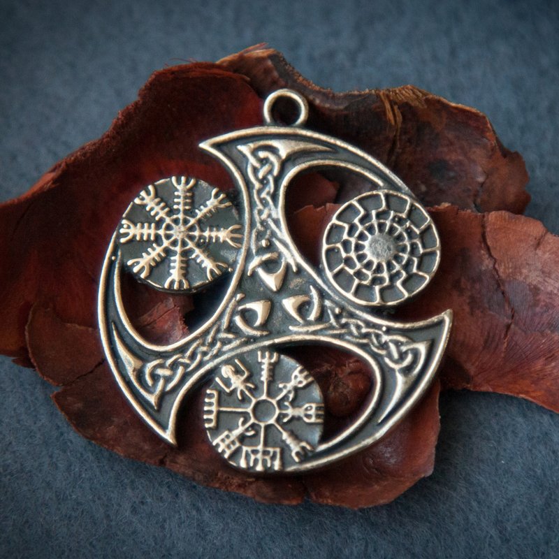 Sacred sign pendant on black leather cord. Norse necklace. Man jewelry. Pagan - 项链 - 其他金属 橘色