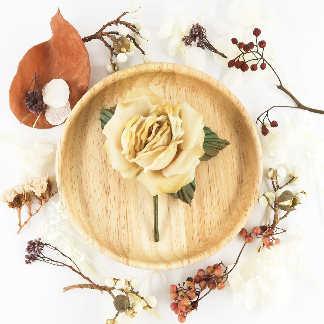 Corsage.| Corsage | Faded Rose. | Beige. | - 胸花/手腕花 - 其他材质 卡其色