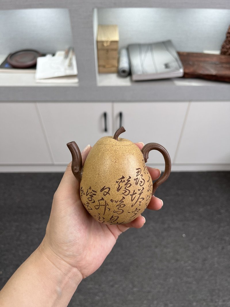 紫砂壶高梨 现货实拍 原矿优质老段泥 质感润泽 造型构思巧妙 梨 - 茶具/茶杯 - 陶 灰色