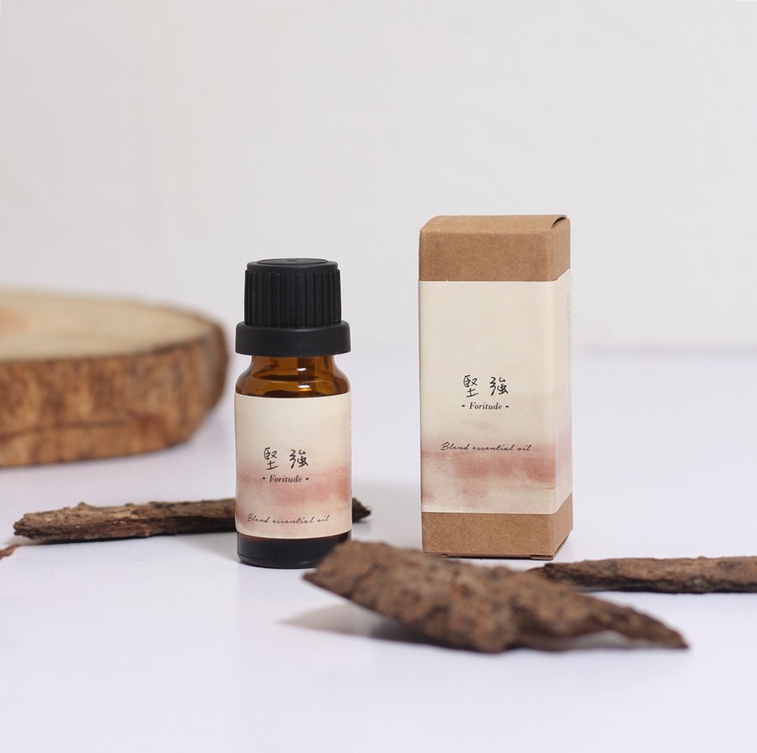 【坚强】台湾桧木+小木屋、10mL、复方精油丨室内香氛 - 香薰/精油/线香 - 纸 咖啡色
