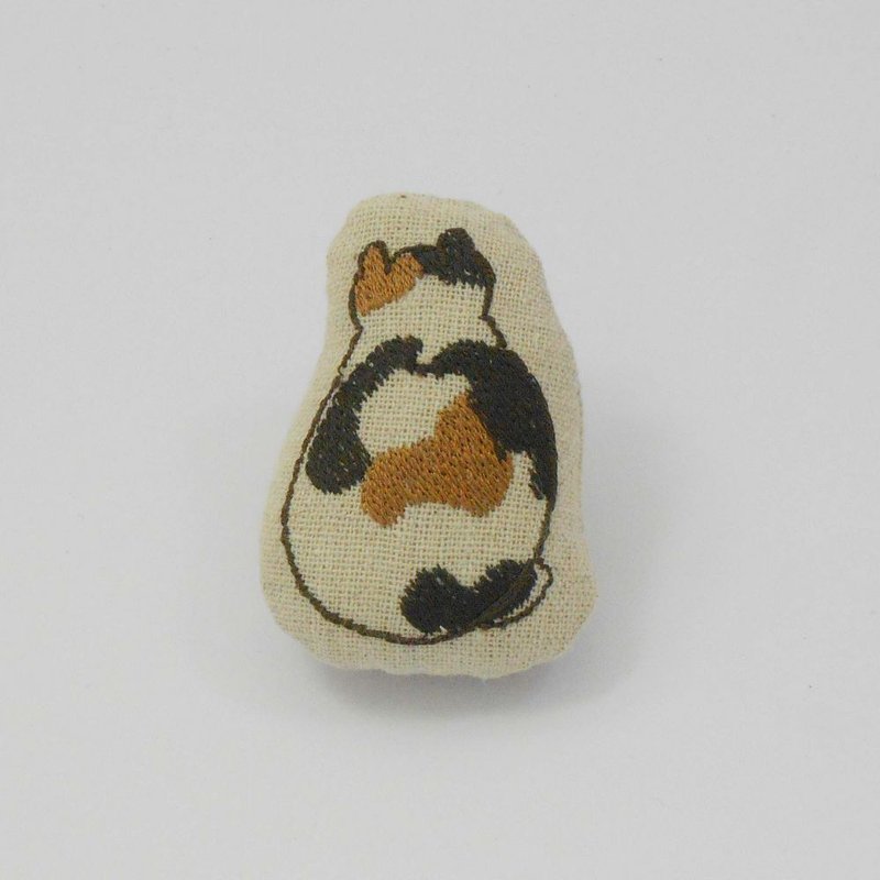 刺绣  猫猫别针09-三花猫04 - 胸针 - 棉．麻 白色