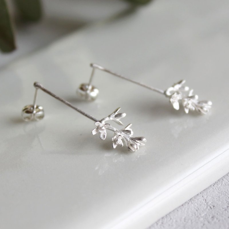 Olive flower earrings - 耳环/耳夹 - 纯银 银色