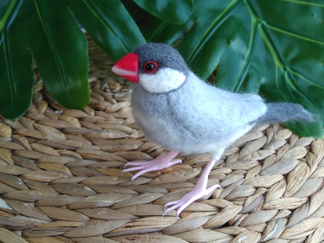Made to order by ChiaHsun Huang Wool felt Silver Java sparrow - 玩偶/公仔 - 羊毛 银色