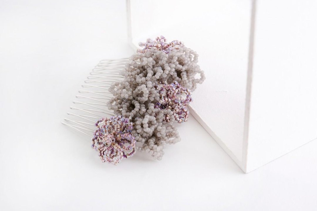 Flower beads comb (gray) S size - 发饰 - 其他材质 灰色