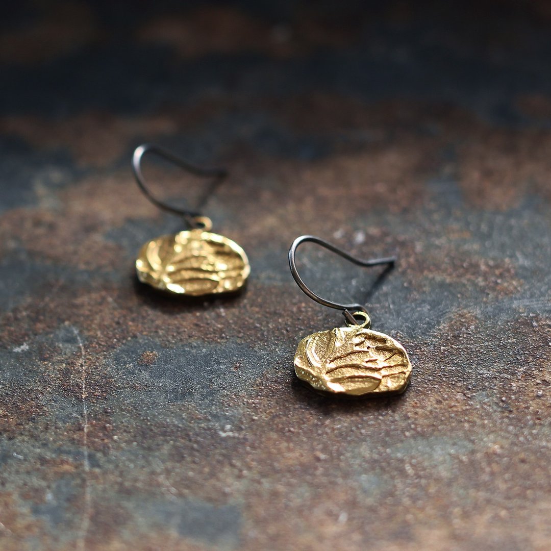 Cabbage earrings P518 - 耳环/耳夹 - 其他金属 金色