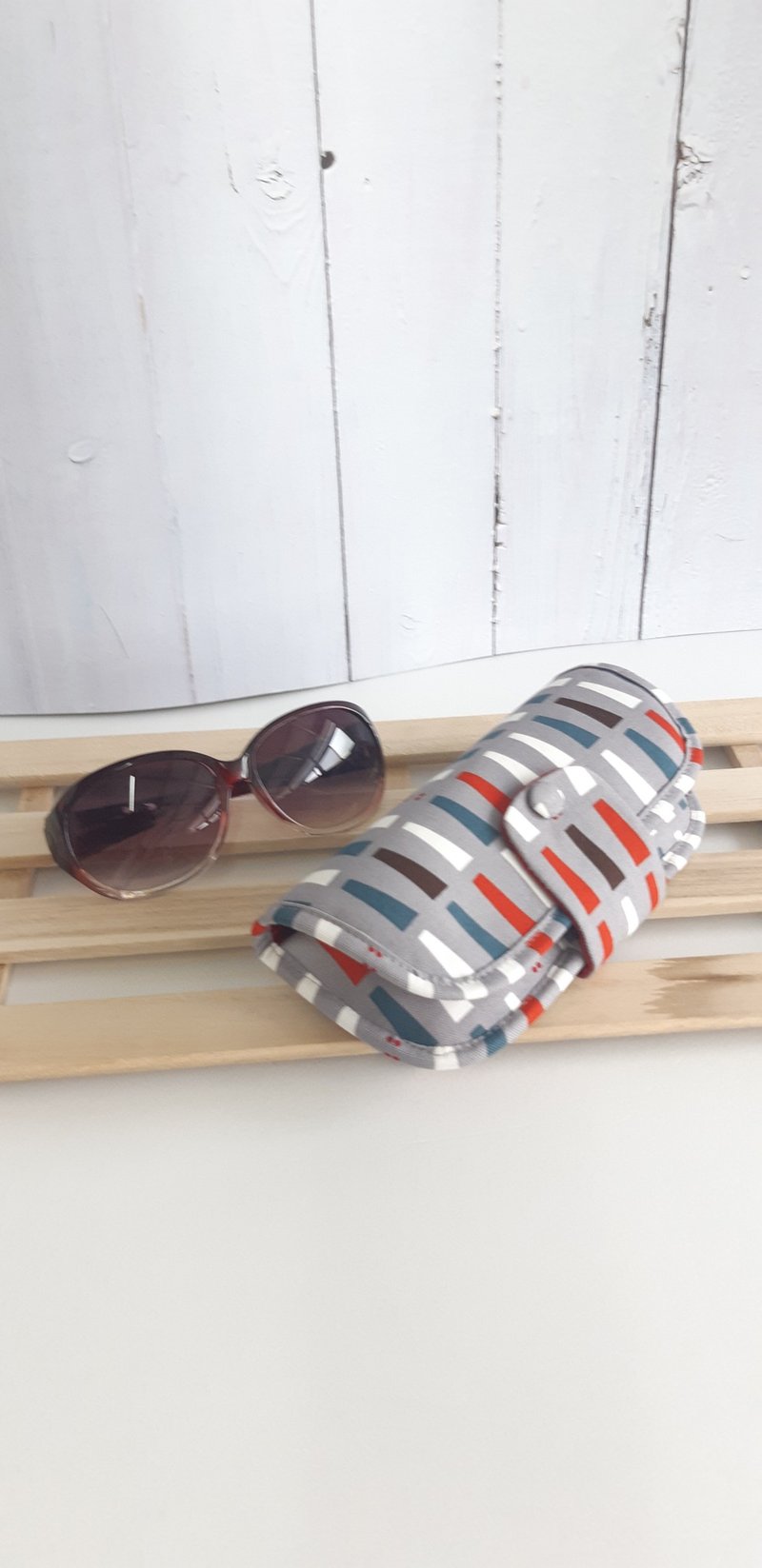 线条眼镜盒 送给自己和妈妈最好的母亲节礼物 - 眼镜盒/眼镜布 - 棉．麻 